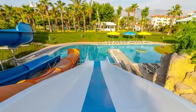 Queen's Park Le Jardin Resort