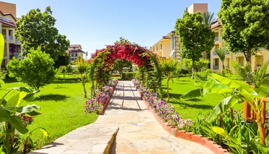 Queen's Park Le Jardin Resort