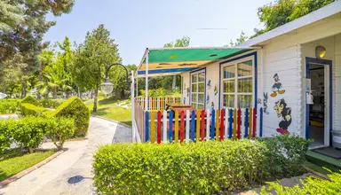 Queen's Park Le Jardin Resort