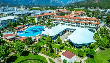Queen's Park Le Jardin Resort