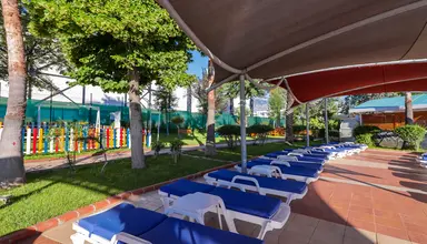 Queen's Park Le Jardin Resort