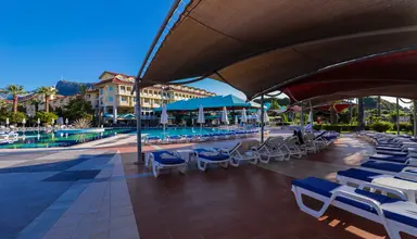 Queen's Park Le Jardin Resort