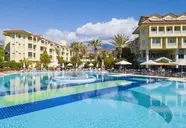 Queen's Park Le Jardin Resort