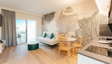 R2 Higos Beach Apartments