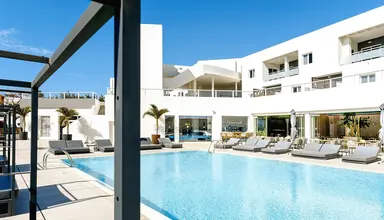R2 Higos Beach Apartments