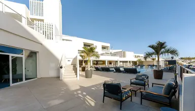 R2 Higos Beach Apartments