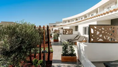 R2 Higos Beach Apartments