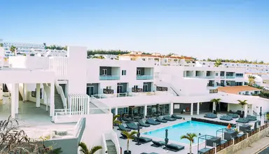 R2 Higos Beach Apartments