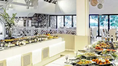 Radisson Blu Azuri Resort & Spa