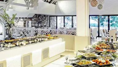 Radisson Blu Azuri Resort & Spa