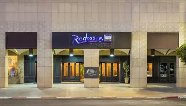 Radisson Blu Carre Eden