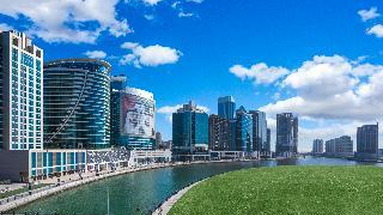 Radisson Blu Waterfront Dubai