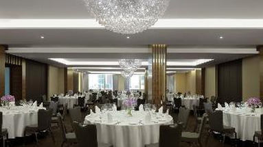 Radisson Blu Waterfront Dubai
