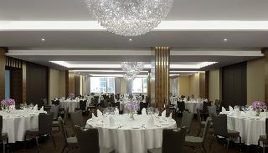 Radisson Blu Waterfront Dubai