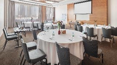 Radisson Blu Waterfront Dubai