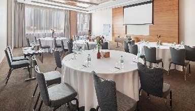 Radisson Blu Waterfront Dubai