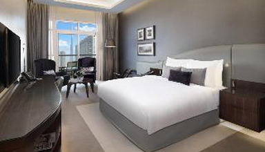 Radisson Blu Waterfront Dubai