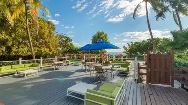 Radisson Miami Beach
