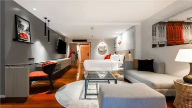Radisson RED