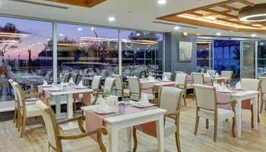 Ramada Hotel & Suites