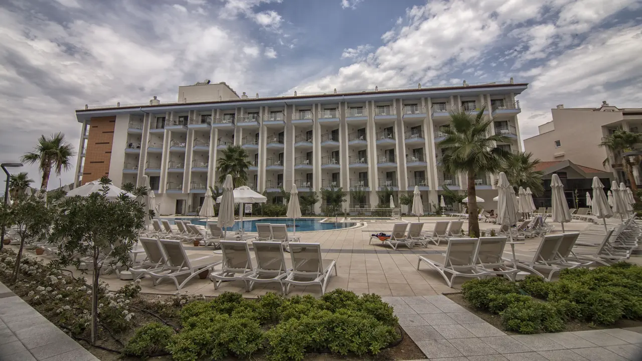 Ramada Hotel & Suites
