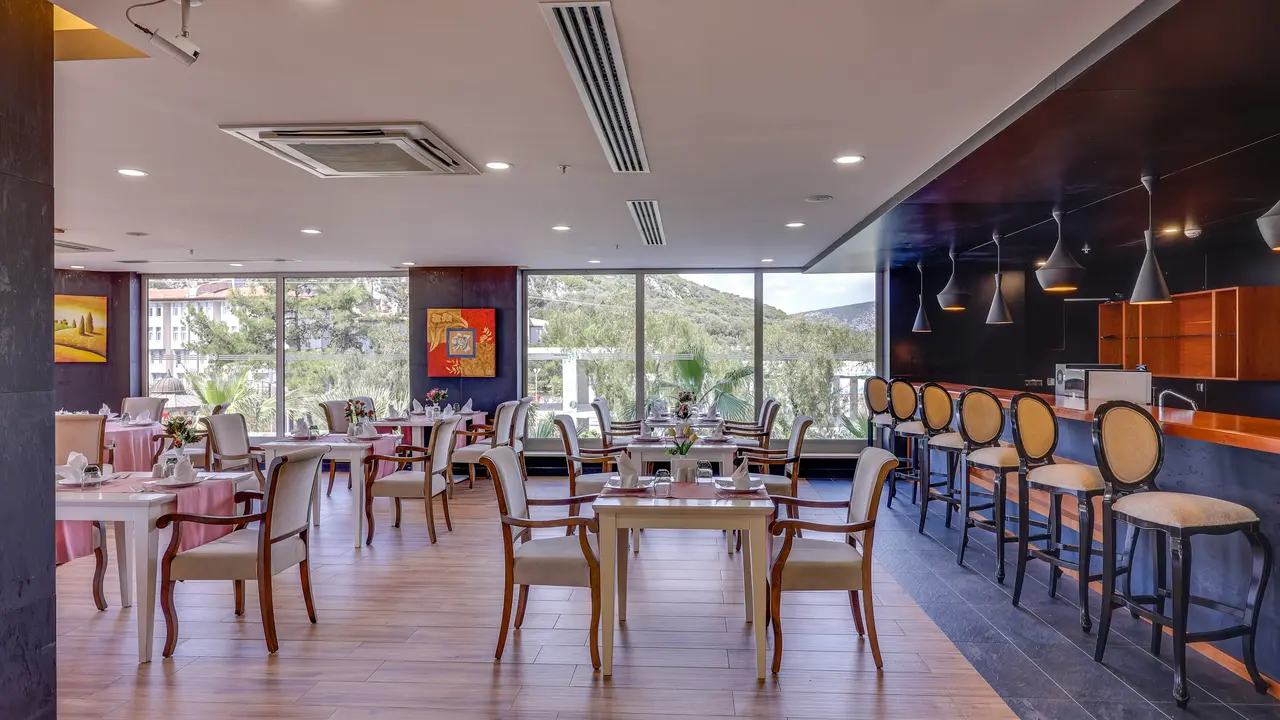 Ramada Hotel & Suites