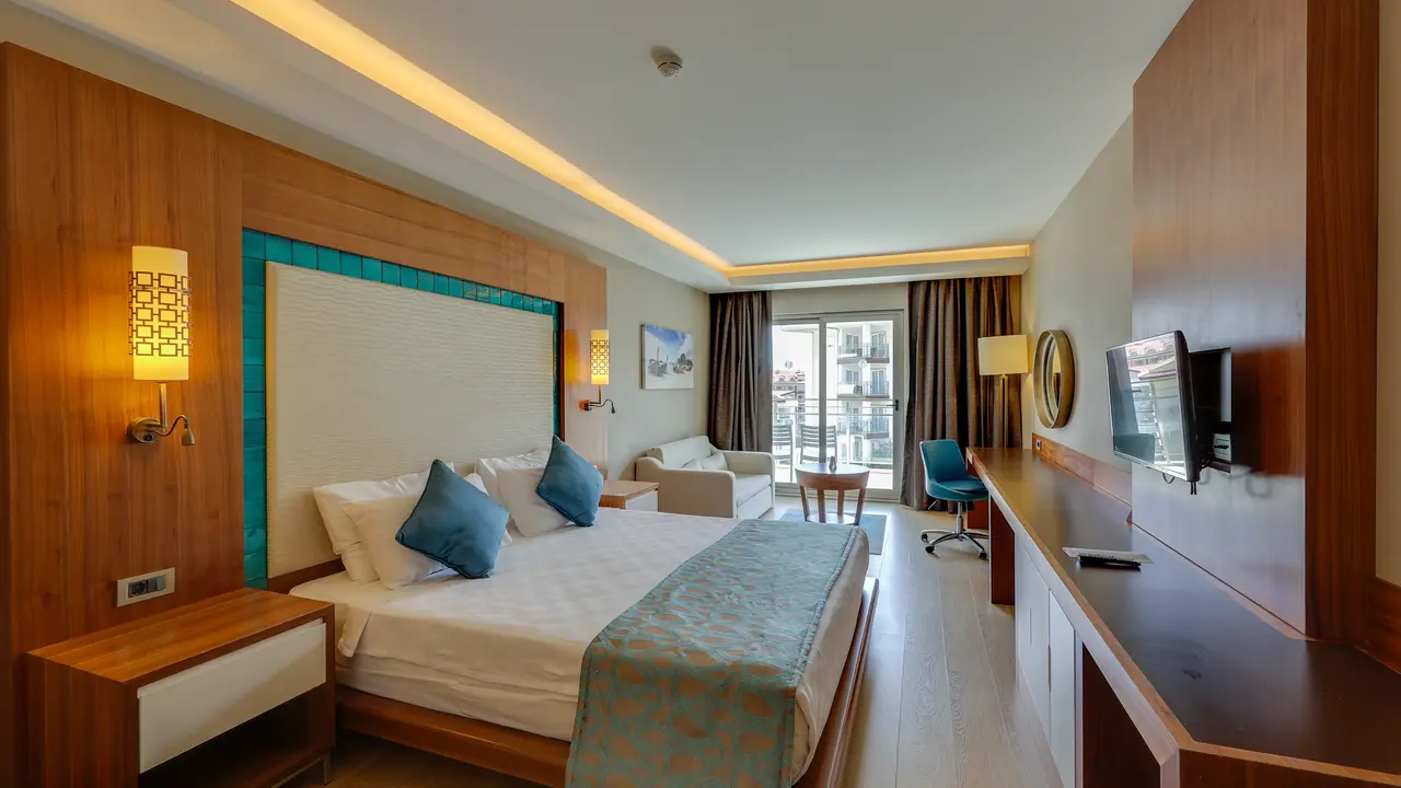 Ramada Hotel & Suites