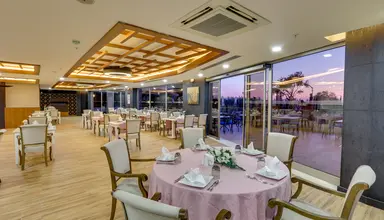 Ramada Hotel & Suites