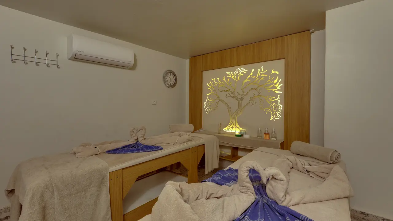 Ramada Hotel & Suites