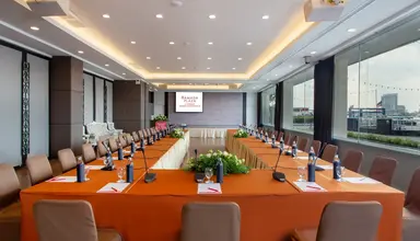 Ramada Plaza Menam Riverside