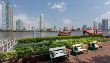 Ramada Plaza Menam Riverside