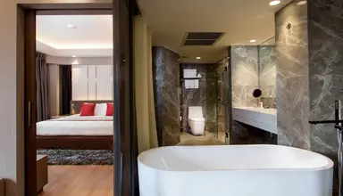 Ramada Plaza Menam Riverside