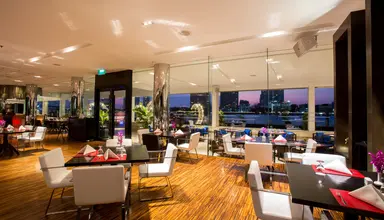 Ramada Plaza Menam Riverside