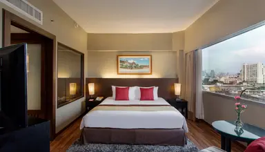 Ramada Plaza Menam Riverside
