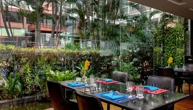 Ramada Plaza Menam Riverside
