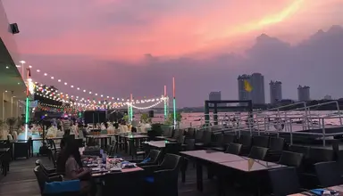 Ramada Plaza Menam Riverside