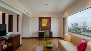 Ramada Plaza Menam Riverside