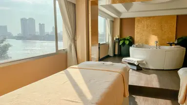 Ramada Plaza Menam Riverside