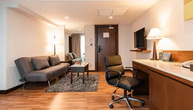Ramada Plaza Menam Riverside