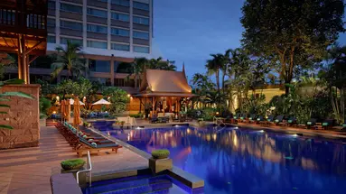 Ramada Plaza Menam Riverside