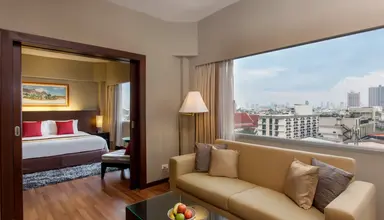 Ramada Plaza Menam Riverside