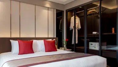 Ramada Plaza Menam Riverside