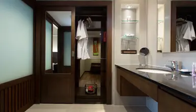 Ramada Plaza Menam Riverside