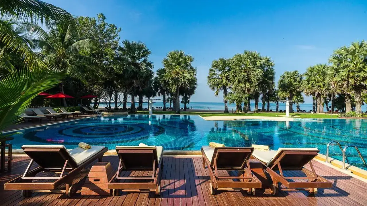 Ravindra Beach Resort & Spa