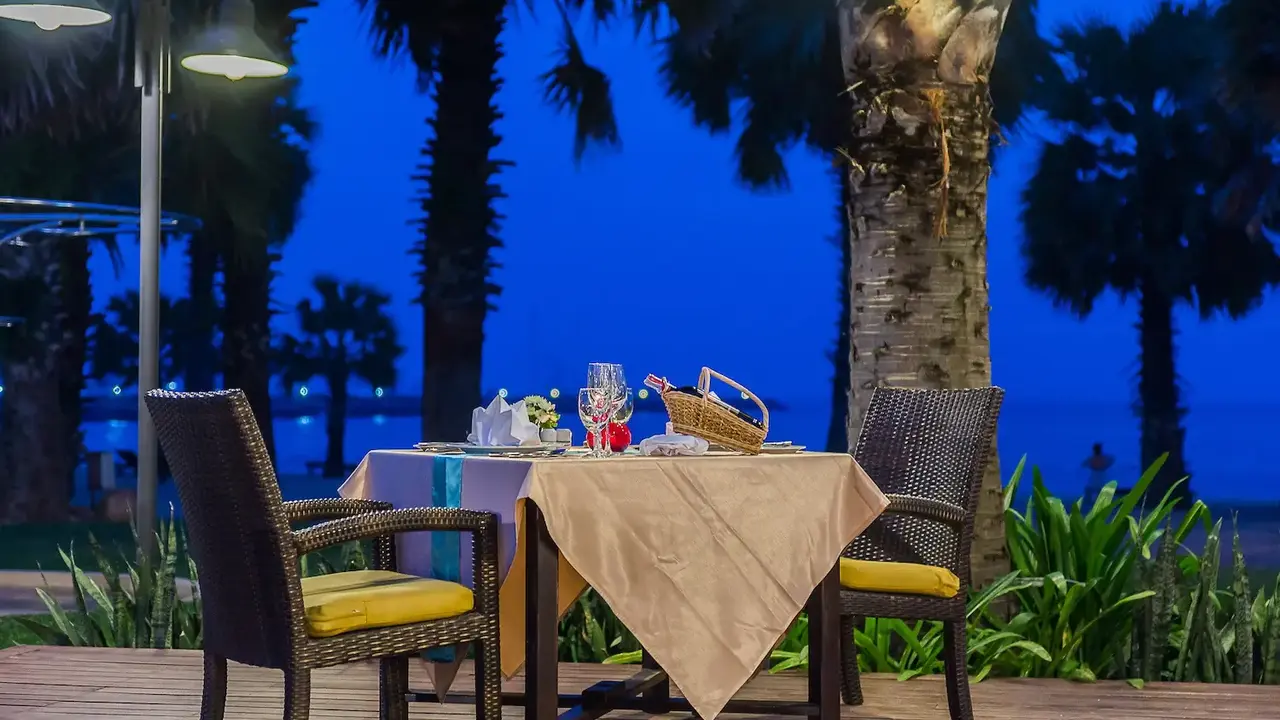 Ravindra Beach Resort & Spa