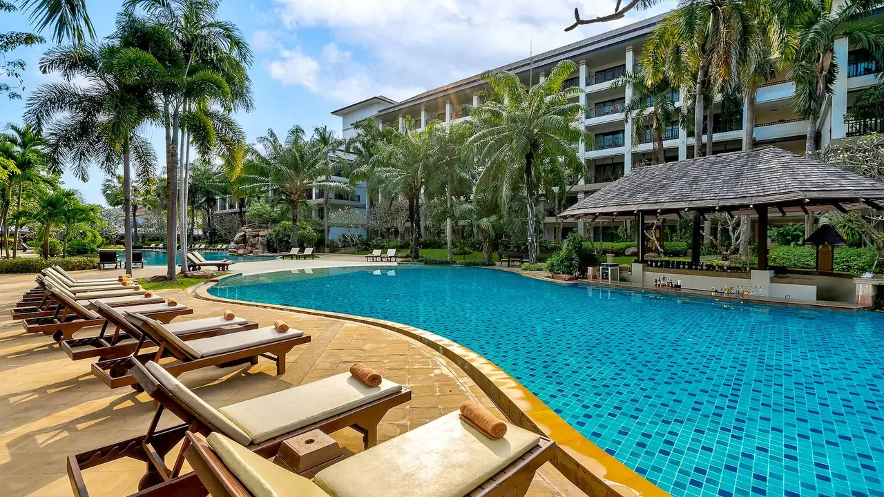 Ravindra Beach Resort & Spa