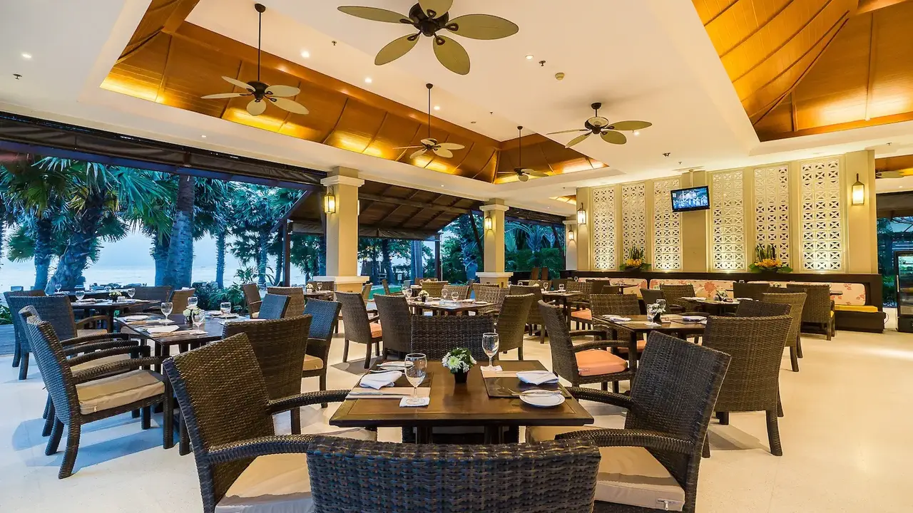 Ravindra Beach Resort & Spa