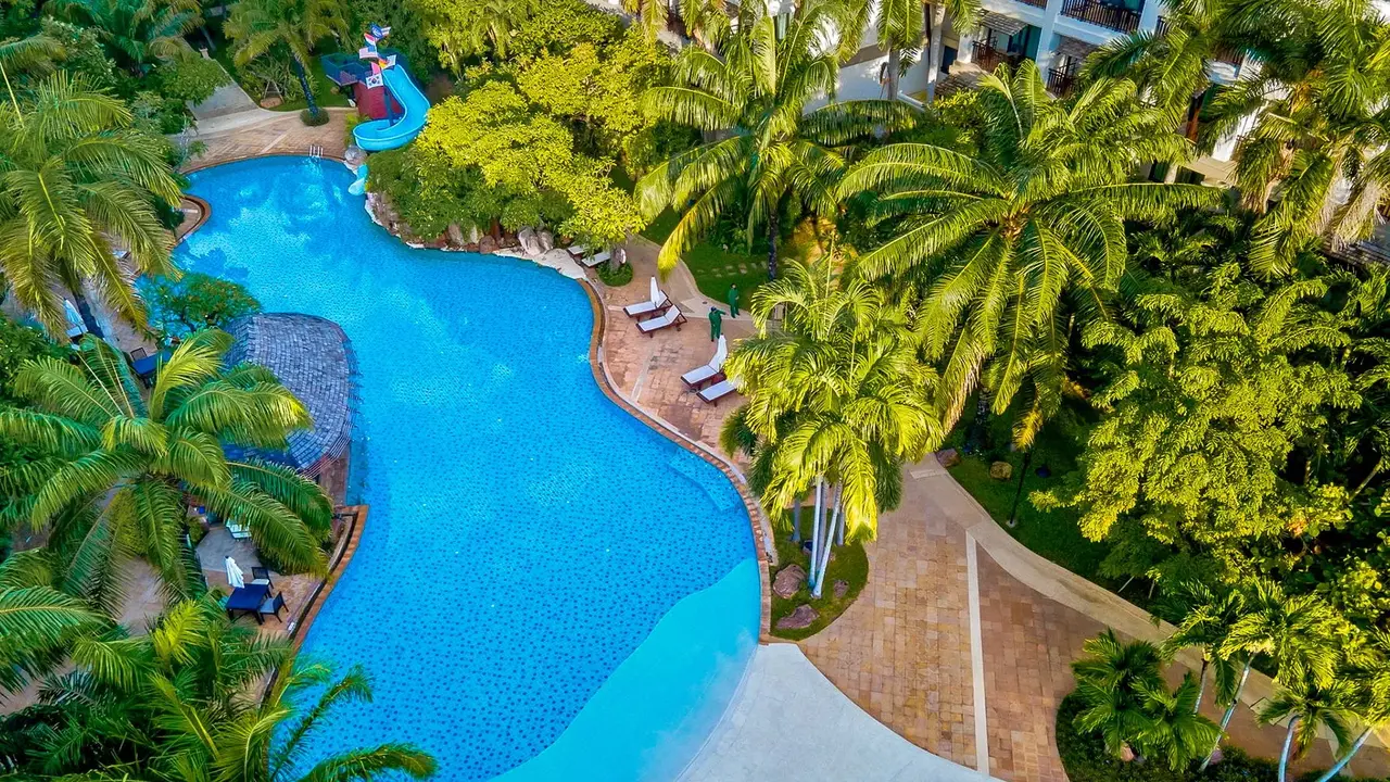 Ravindra Beach Resort & Spa