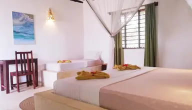 Red Monkey Beach Lodge