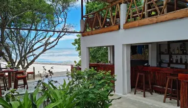 Red Monkey Beach Lodge